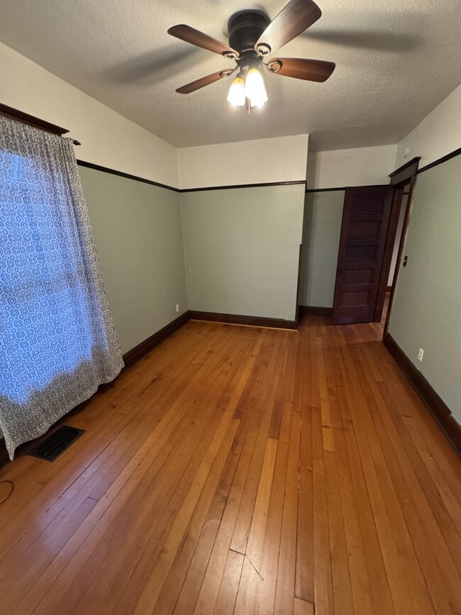 410 NE 56th Ave