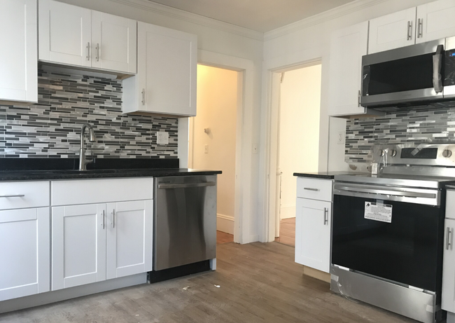 Building Photo - 6 Endicott Ave Unit 2 Rental