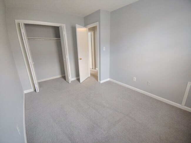 Photo - 16 Duiguid Dr
