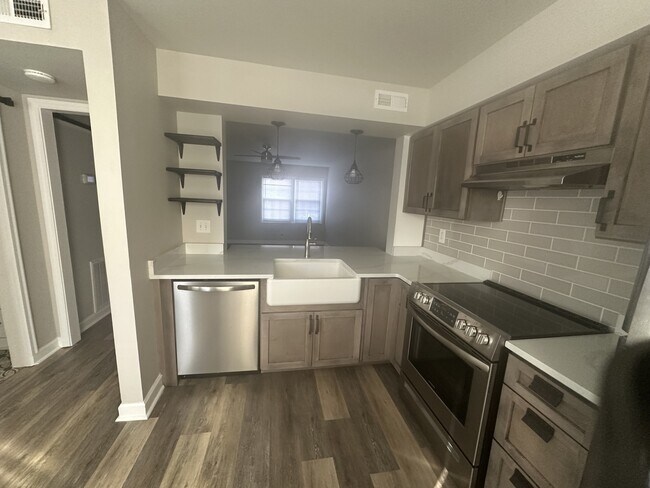 Photo - 1434 Dover Rd