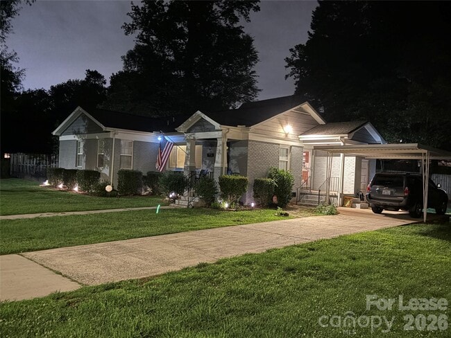Photo - 1323 Carolyn Dr