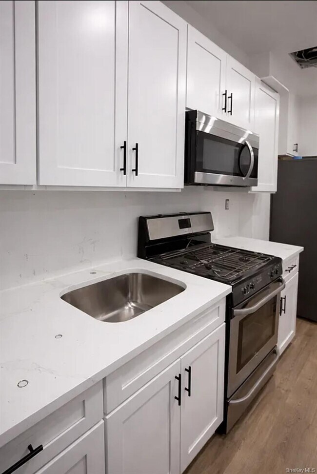 Photo - 98-07 37th Ave