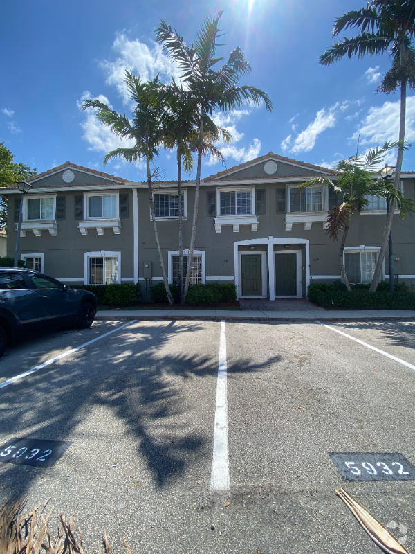Building Photo - 5932 Manchester Way Rental
