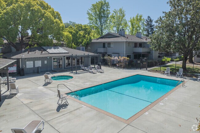 Pool - Fremont Woods