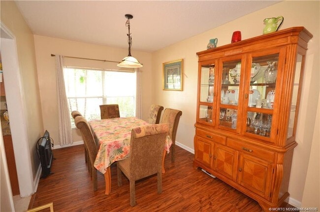 Photo - 753 NW Waterlily Pl