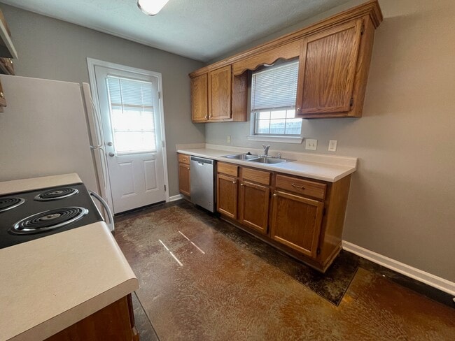 Photo - 570 Cherub Ct