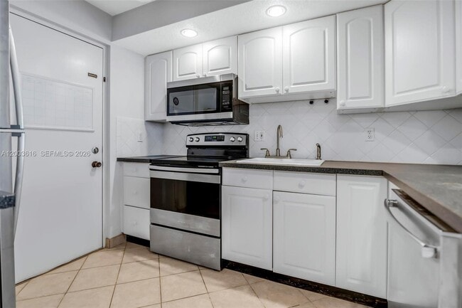 Photo - 2322 S Cypress Bend Dr Unit 311