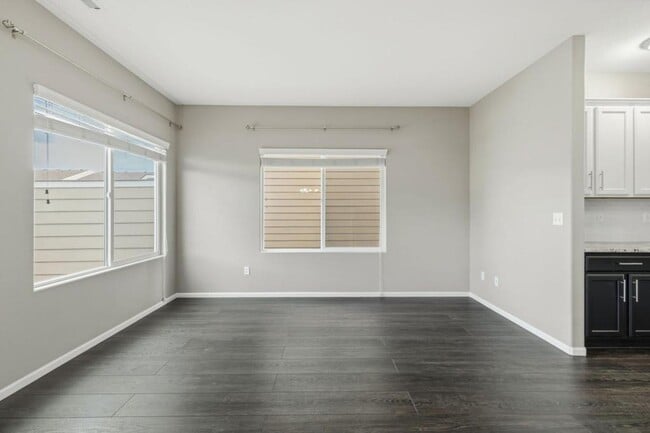 Photo - 5649 Saint Patrick View