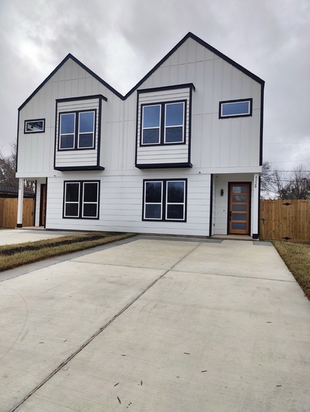 Building Photo - 5228 Dewberry St Rental