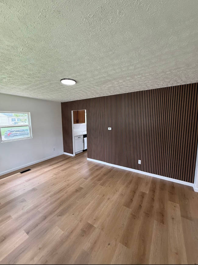 Photo - 608 Schuyler Dr