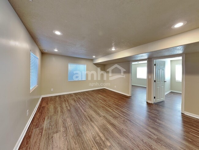 4059 Lake Mountain Dr