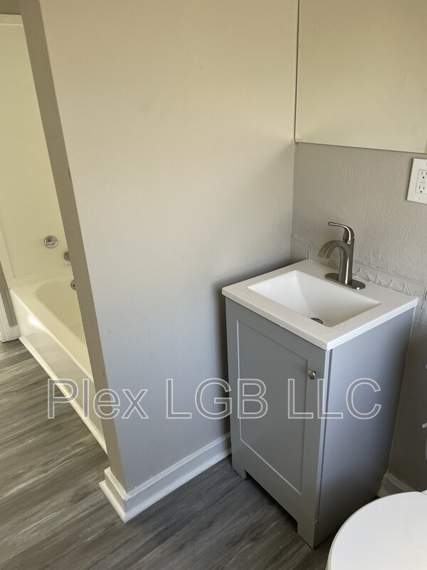 Photo - 1006 Greenville St