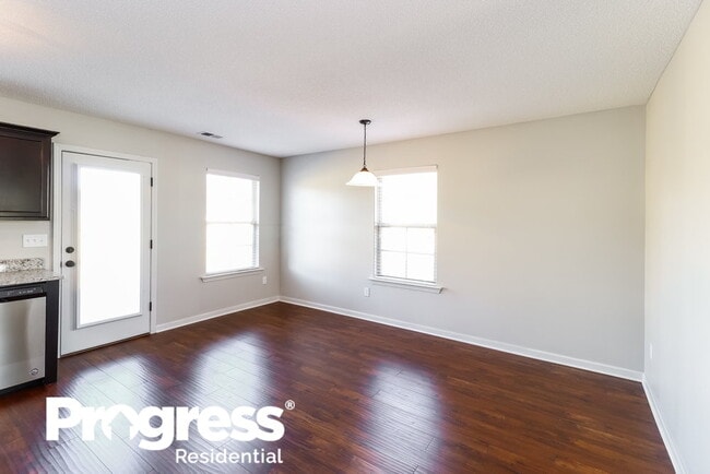 Photo - 1095 Carib Loop W