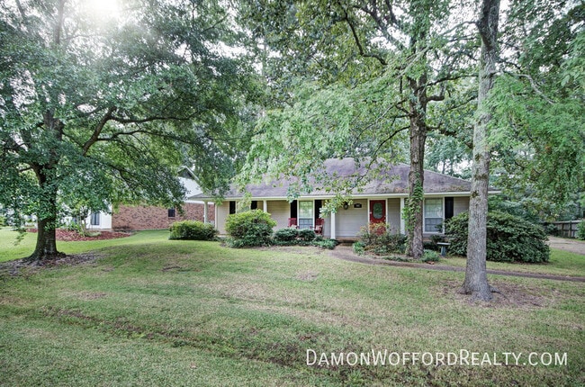 Photo - 502 Pelahatchie Shore Dr House