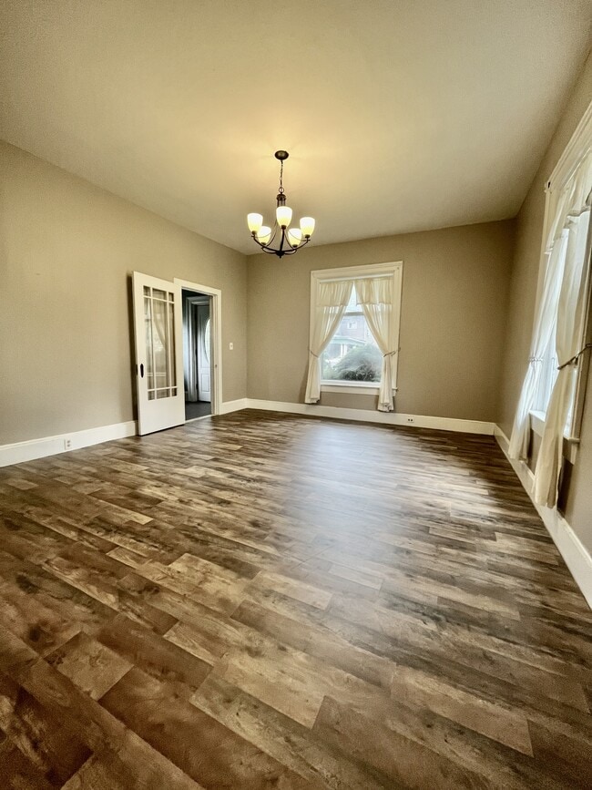 Building Photo - 412 N Martin St