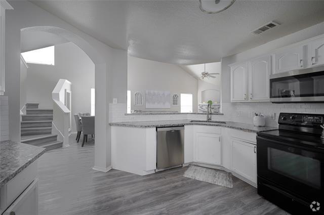 Building Photo - 1001 Acacia Dr Rental