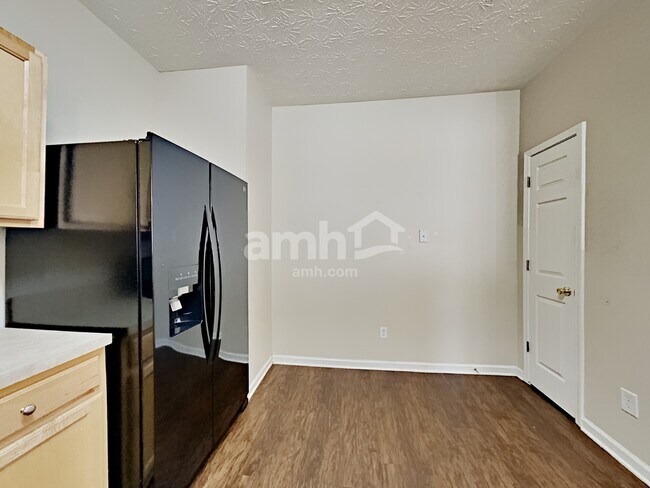 Photo - 507 Pond Lillies Rd