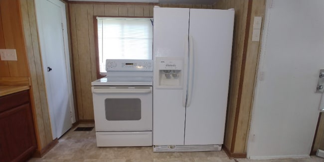 Photo - 136 E Wadsworth Cir