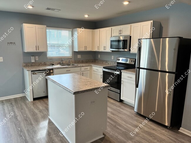 Photo - 3 Bed & 2 Bath Townhouse in Nashville | Pet-Friendly | INQUIRE NOW!
