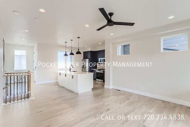 Photo - 1343 Baker St