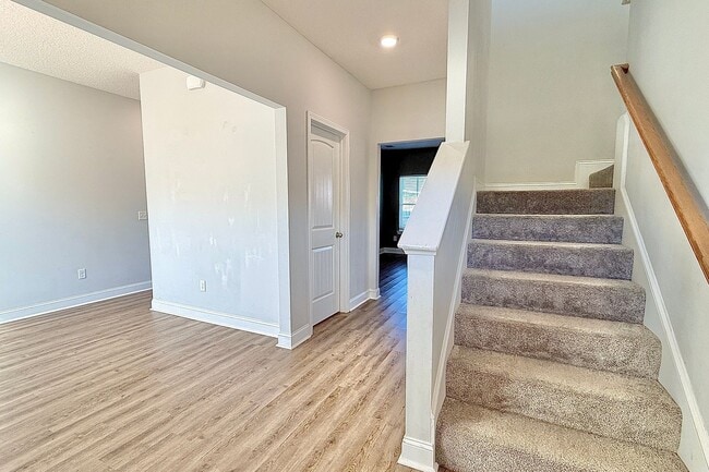 Photo - AVAILABLE MID-MARCH 2026! (Pet Friendly)