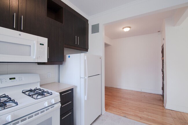 Photo - 6210 Avenue Deacon 6210 Chemin Deacon Unité 00A6