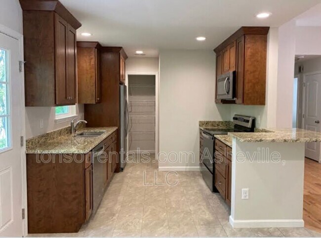 Photo - 31 John Halford Ct