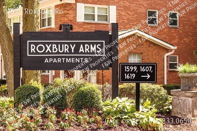Photo - 1579 Roxbury Rd