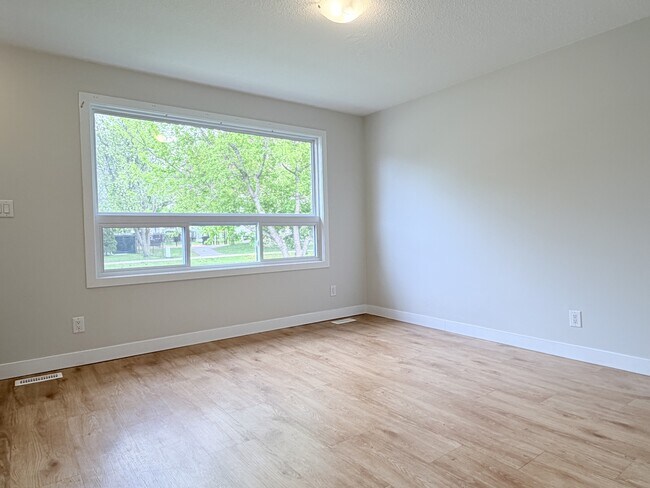 Photo - 225 Queen St Unit 3