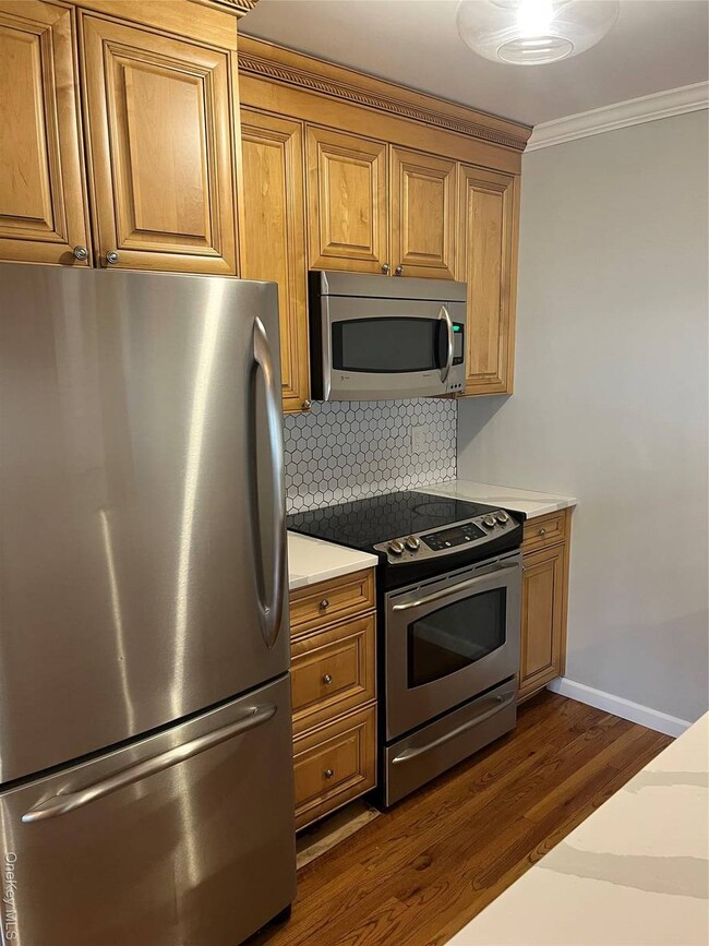 Photo - 77 Richmond Blvd