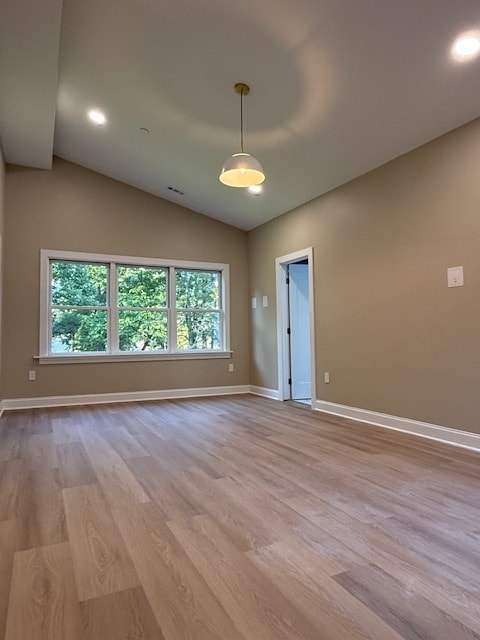 master room suite face to quite back yard - 218 Elizabeth Ave Unit Bedroom