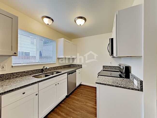 Photo - 16948 SW Cashew Way