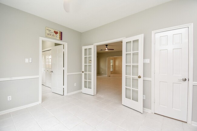 Photo - 1002 Meadowlark Ln