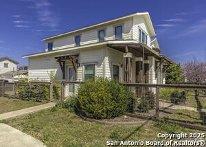 Building Photo - 603 Burleson St Rental