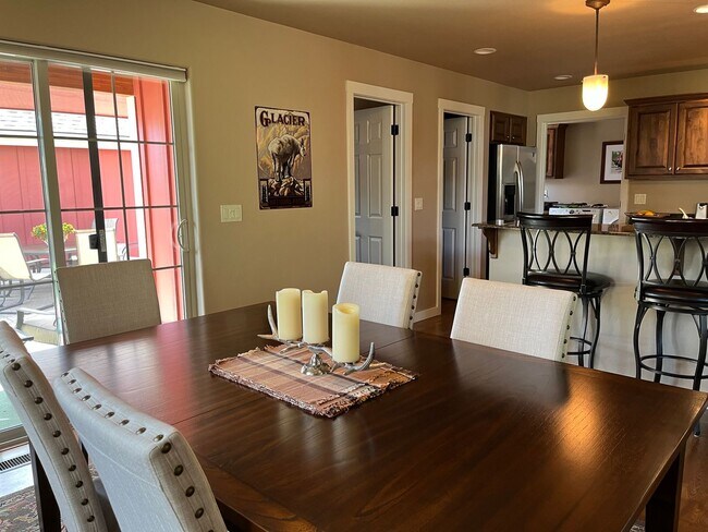 Photo - Adorable Furnished River Lakes Townhouse