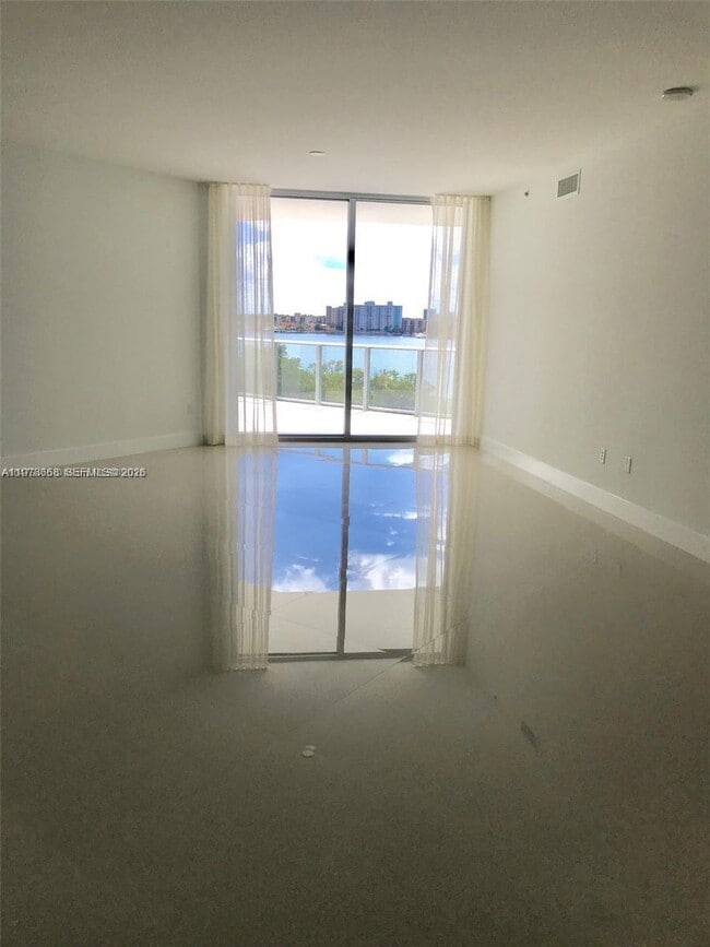 Photo - 17111 Biscayne Blvd Unit 408