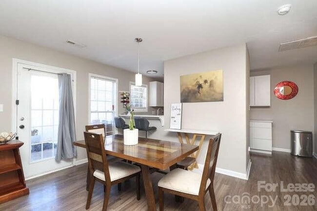 Photo - 1109 Triece Ln