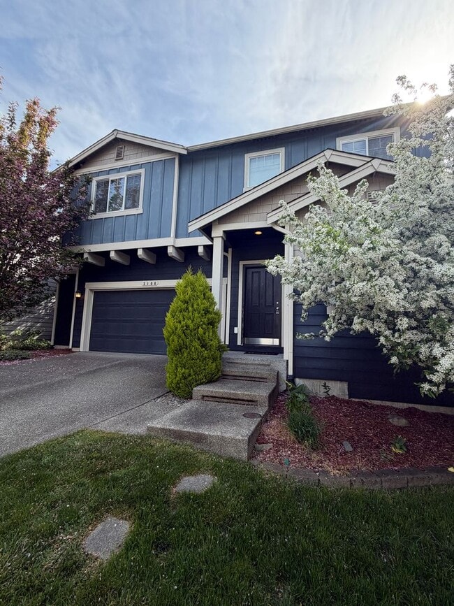 Building Photo - 3100 Eagle Loop NE
