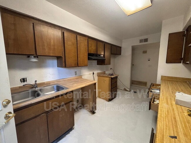 Photo - 4513 E Hollygreen Rd