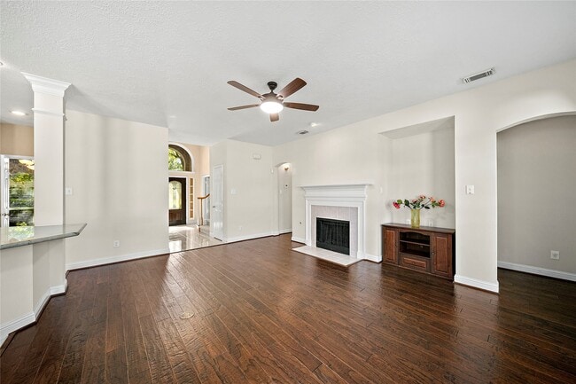 Photo - 22430 Water Edge Ln