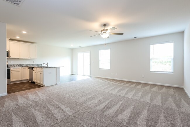 Photo - 2199 Southlea Dr