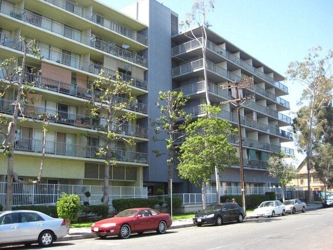 Building Photo - 2455 S St Andrews Pl Unit #2455