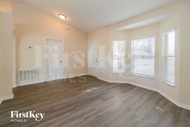 Photo - 711 Hamster Way