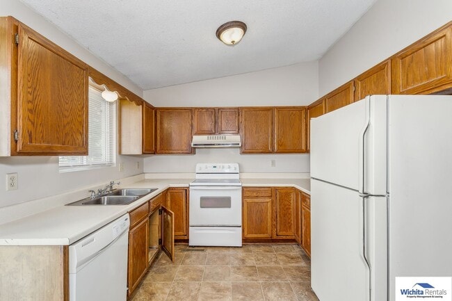 Photo - Showings starting 01/09!