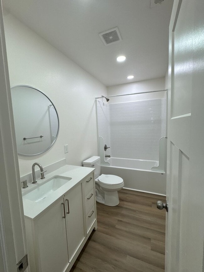 3073-3077 North Fremont - 3073-3077 North Fremont Apartment Unit 3077 North Fremont
