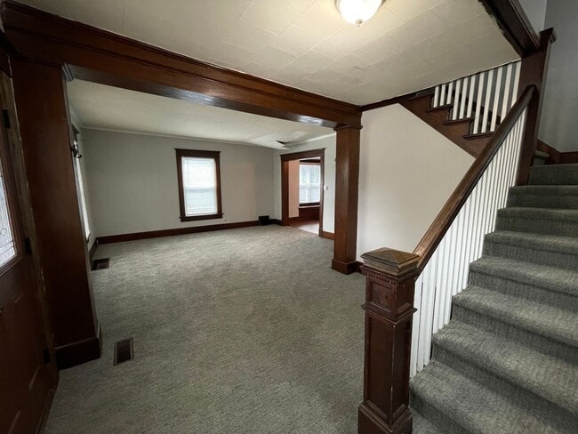 Photo - 214 New St
