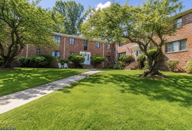 Photo - 66 Troy Dr