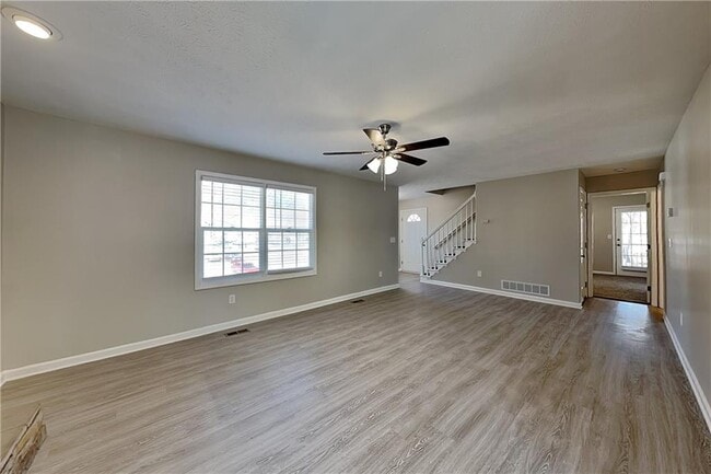 Photo - 11 Emerald Ct