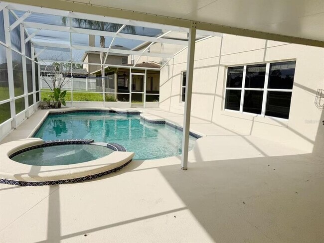 Photo - 842 Horseshoe Falls Dr