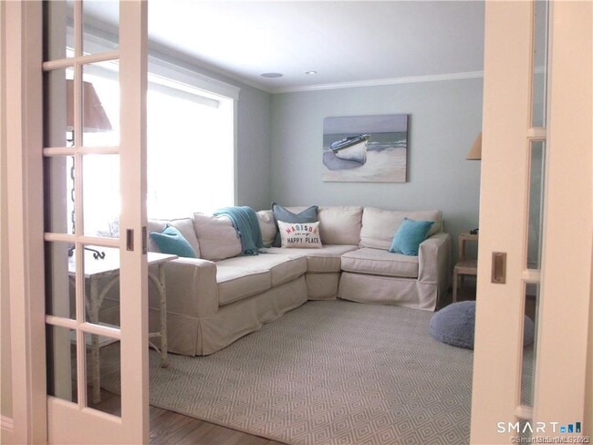 8 Lawson Dr